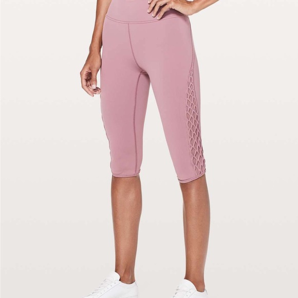 Lululemon Size 4 Legging Pink Cropped Mauve Love Knot Activewear Run Yoga Women - Picture 3 of 9